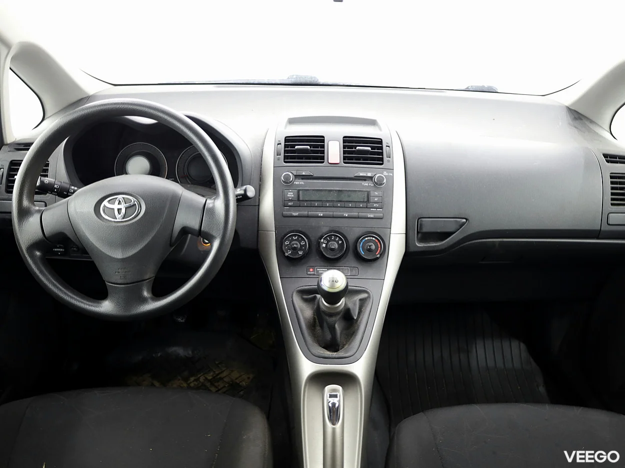 Toyota Auris 1.4 71kW