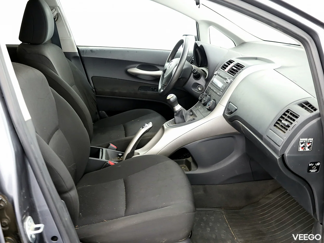 Toyota Auris 1.4 71kW