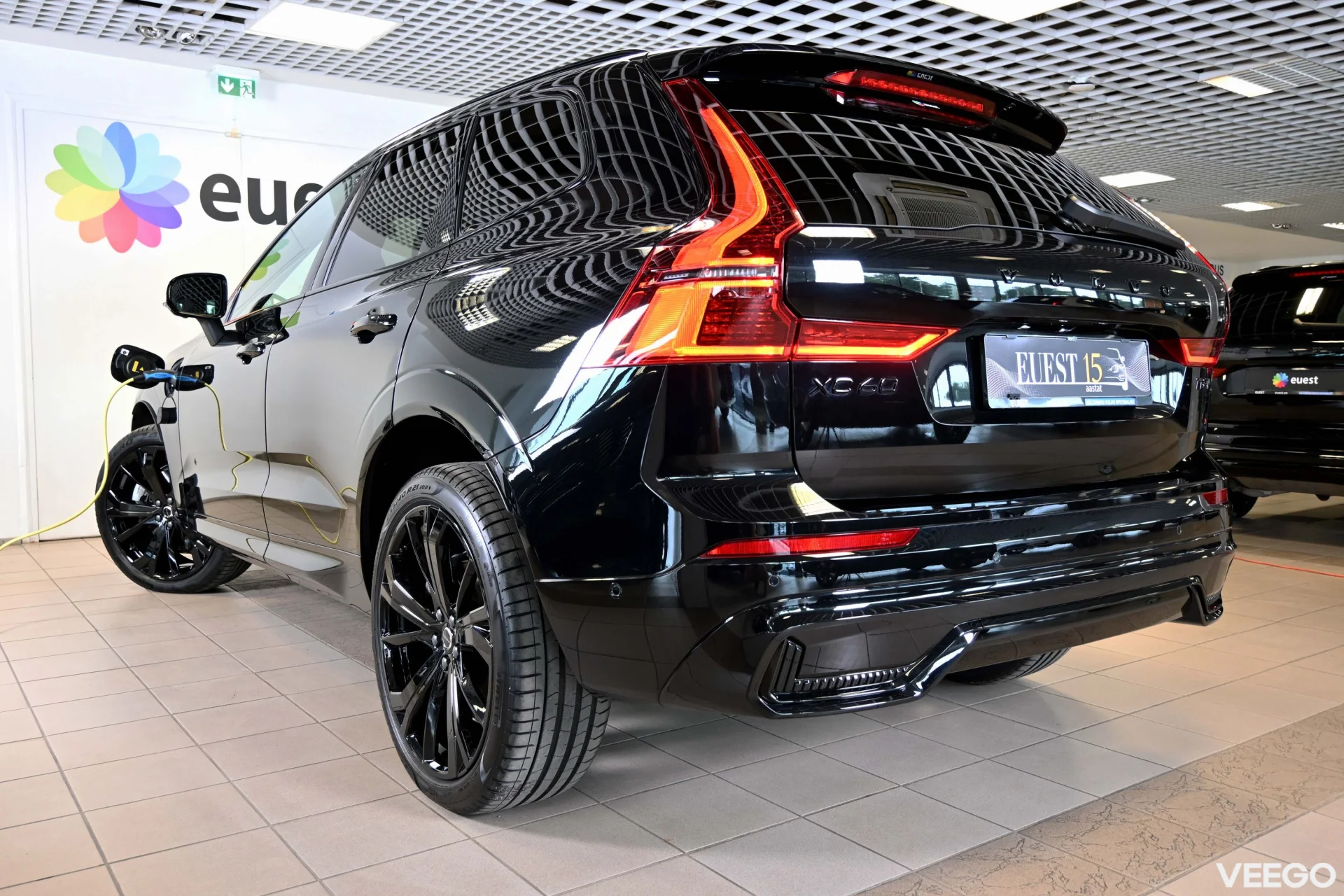 Volvo XC60 AWD T8 H&K BLACK EDITION XENIUM INTELLI SAFE PRO FACELIFT 2 335kW