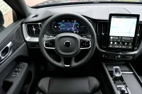 Volvo XC60 AWD T8 H&K BLACK EDITION XENIUM INTELLI SAFE PRO FACELIFT 2 335kW thumbnail