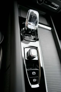 Volvo XC60 AWD T8 H&K BLACK EDITION XENIUM INTELLI SAFE PRO FACELIFT 2 335kW thumbnail
