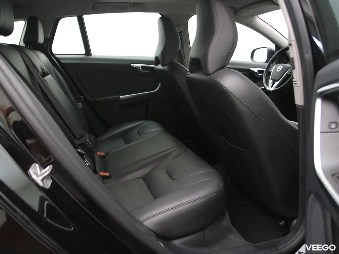 Volvo V60 2.4 212kW