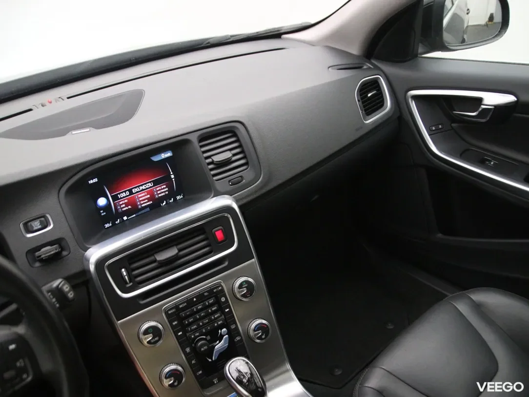Volvo V60 2.4 212kW