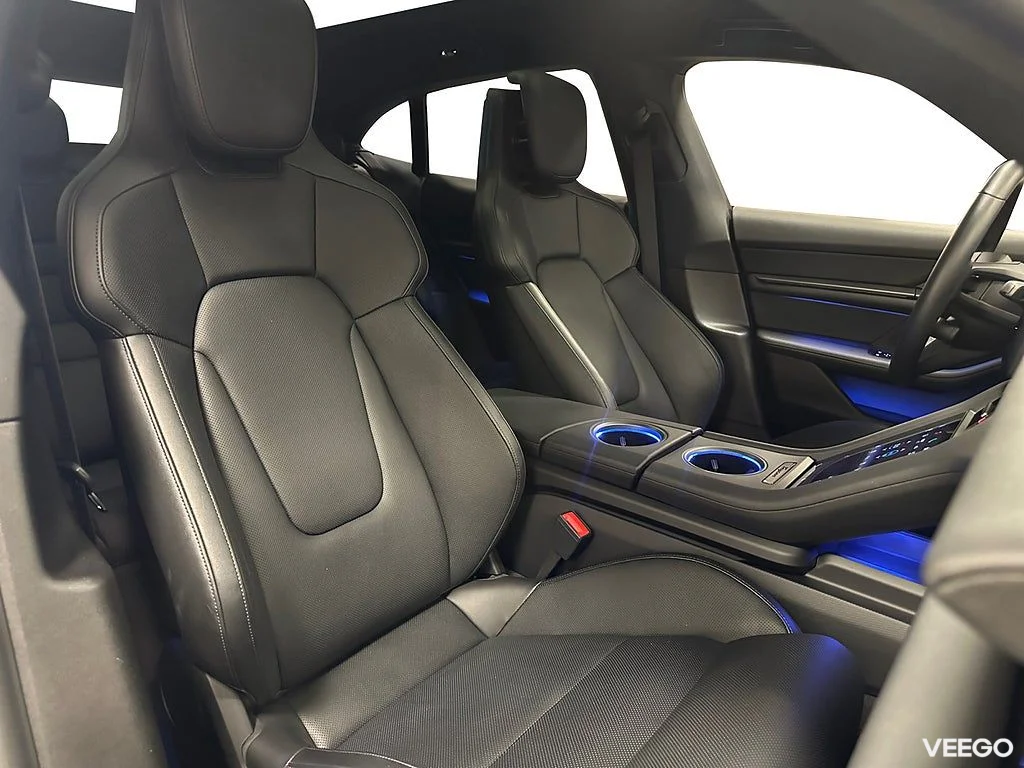 Porsche Taycan 4S Cross Turismo/ BOSE / MOMS / SE SPEC 380kW