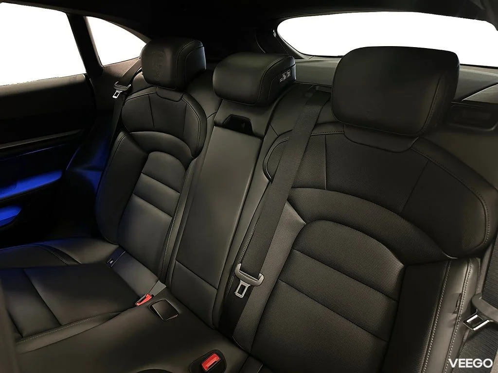 Porsche Taycan 4S Cross Turismo/ BOSE / MOMS / SE SPEC 380kW