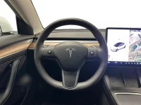 Tesla Model 3 Long Range AWD 498hk Panorama 366kW thumbnail