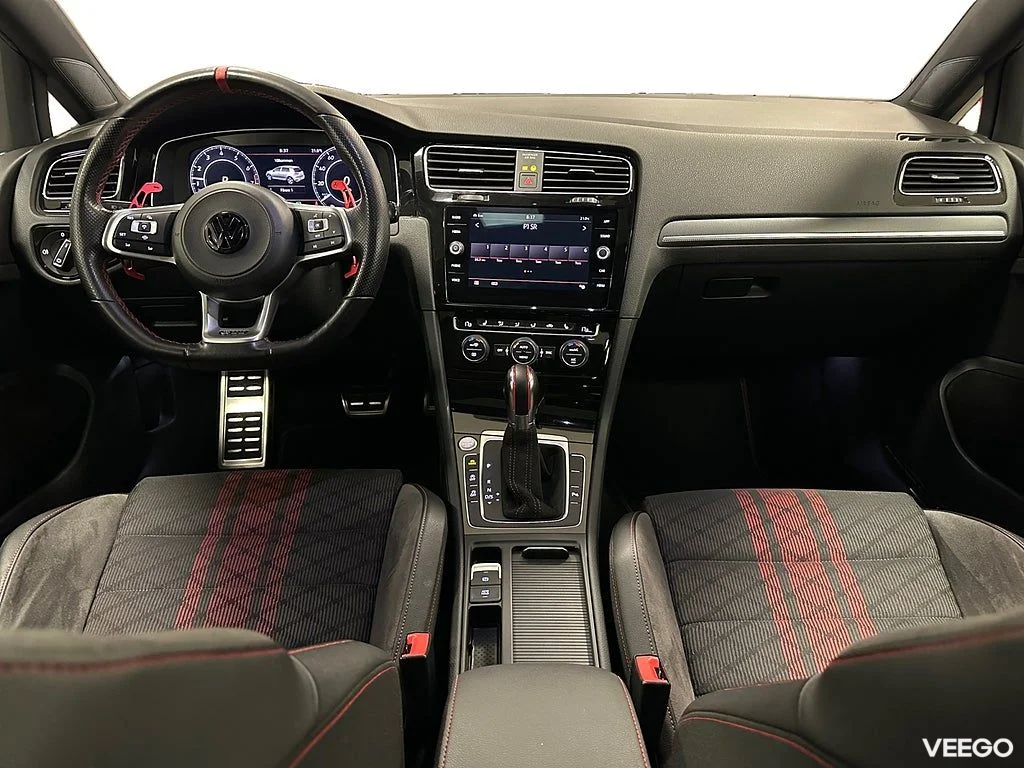 Volkswagen Golf GTI TCR 290hk DSG / DCC / Panorama / ACC 0kW