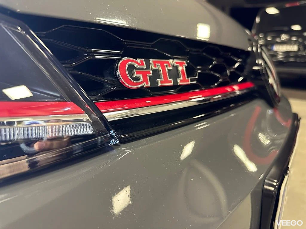 Volkswagen Golf GTI TCR 290hk DSG / DCC / Panorama / ACC 0kW