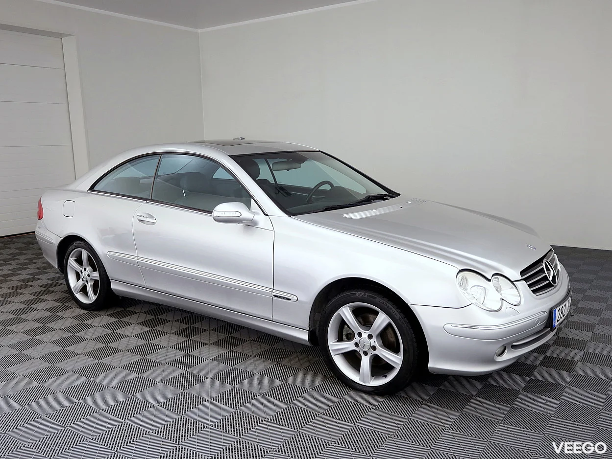Mercedes-Benz CLK320 3.2 161kW
