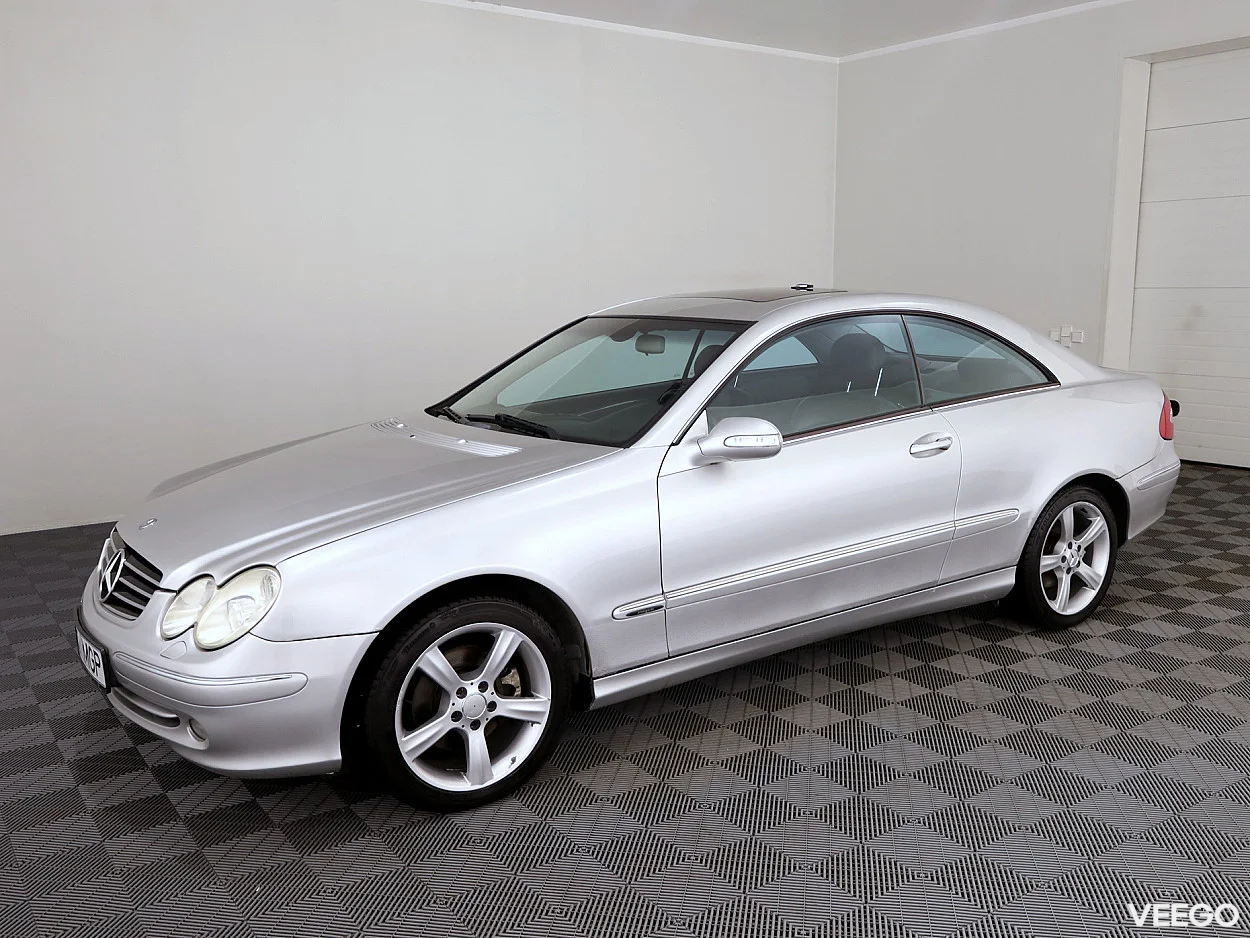 Mercedes-Benz CLK320 3.2 161kW
