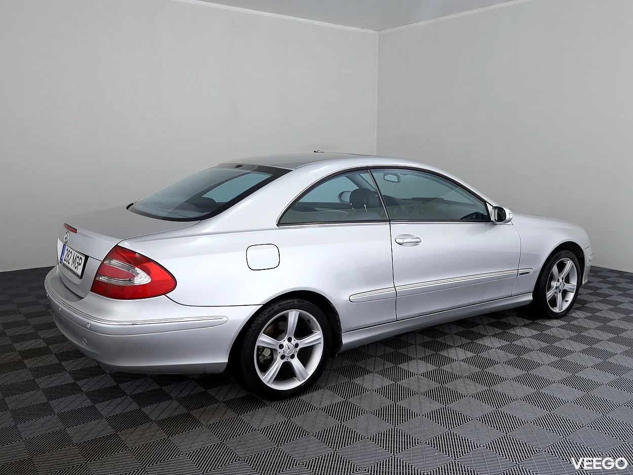 Mercedes-Benz CLK320 3.2 161kW