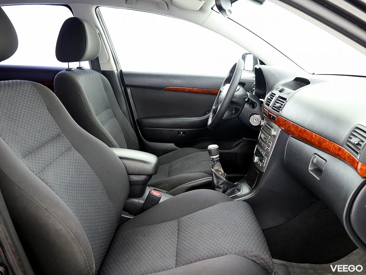 Toyota Avensis 2.2 130kW