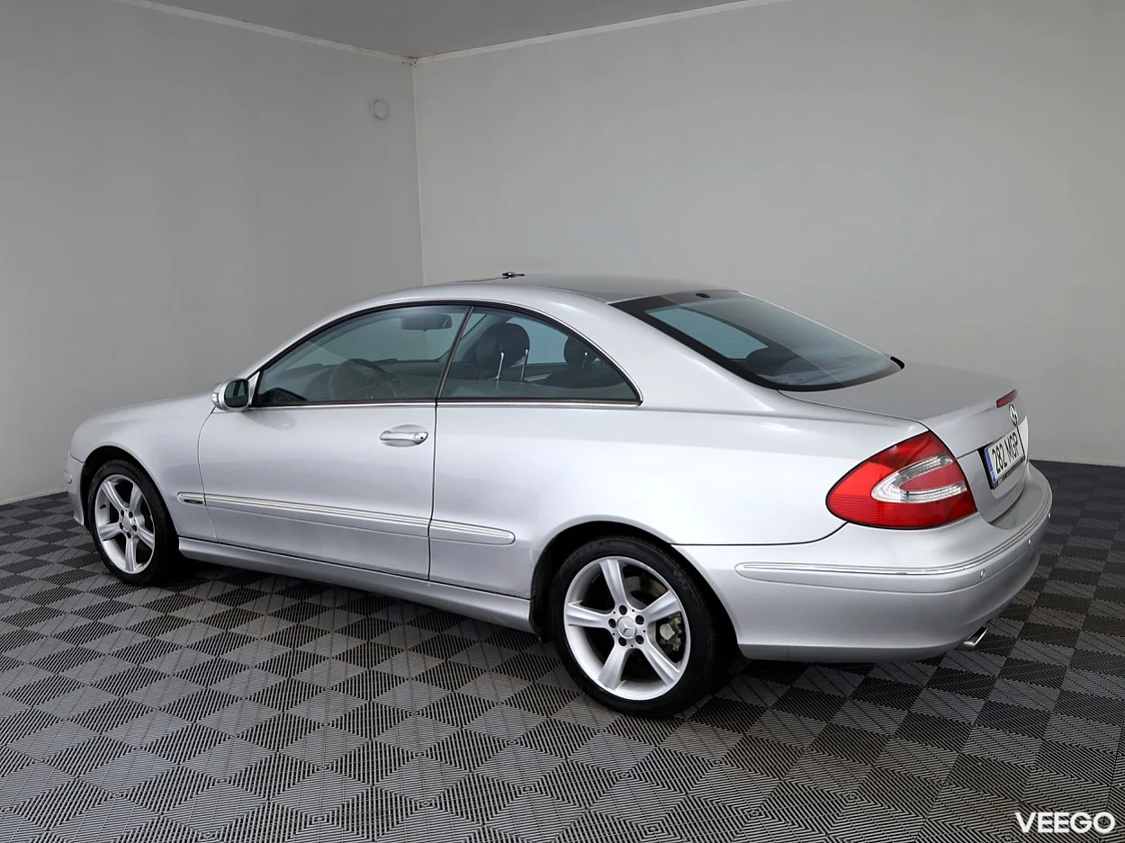 Mercedes-Benz CLK320 3.2 161kW