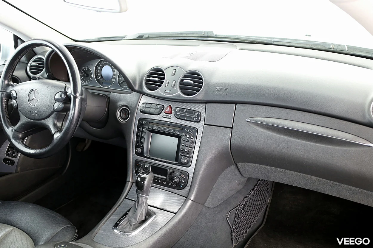 Mercedes-Benz CLK320 3.2 161kW