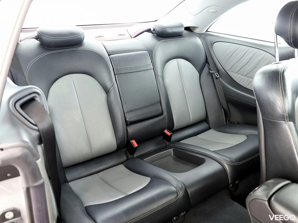 Mercedes-Benz CLK320 3.2 161kW