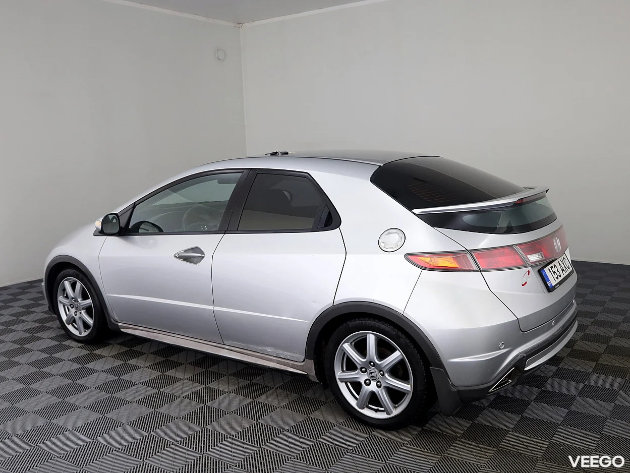 Honda Civic 1.8 104kW