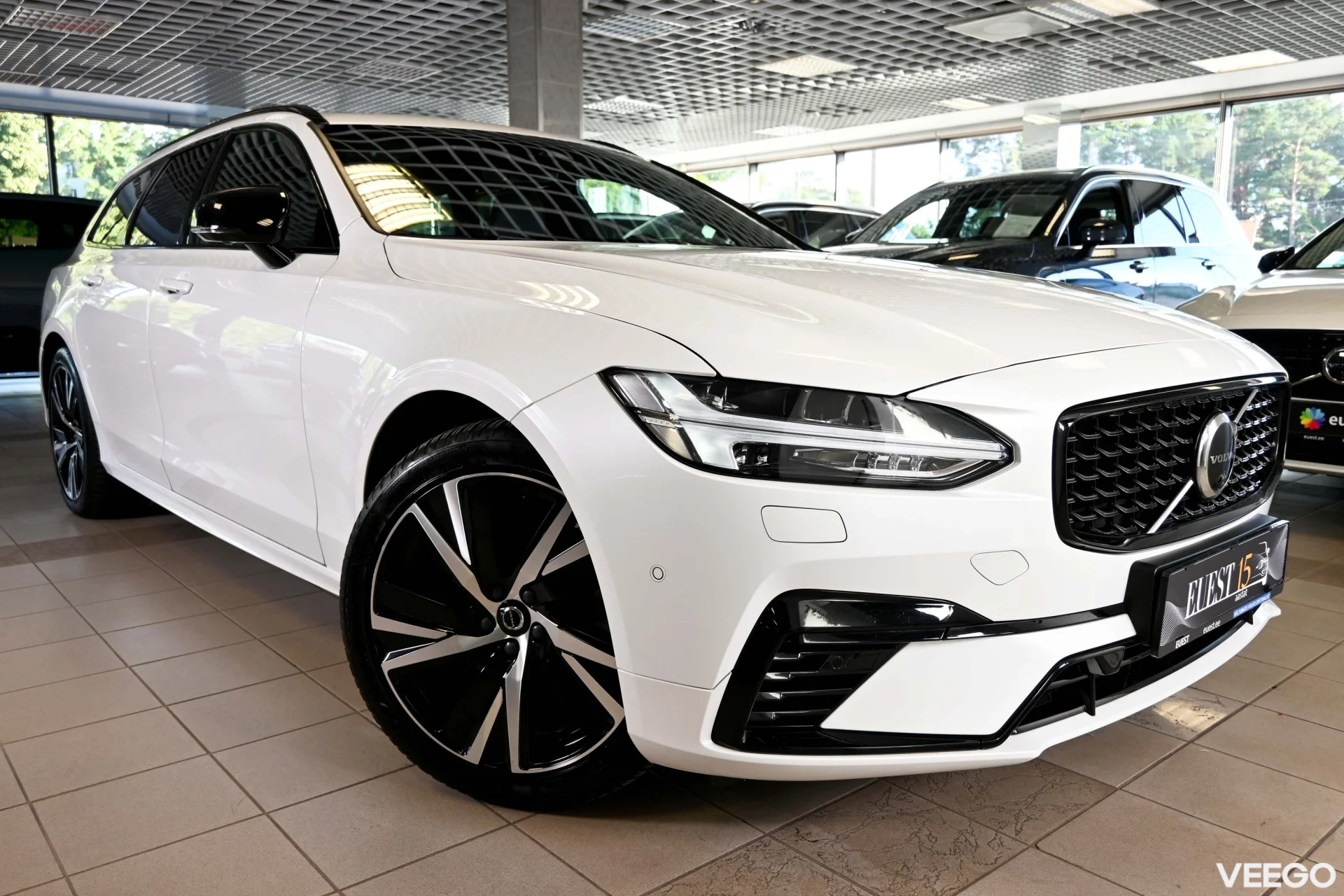 Volvo V90 AWD H&K ULTIMATE DARK XENIUM PRO INTELLI GOOGLE 2 293kW