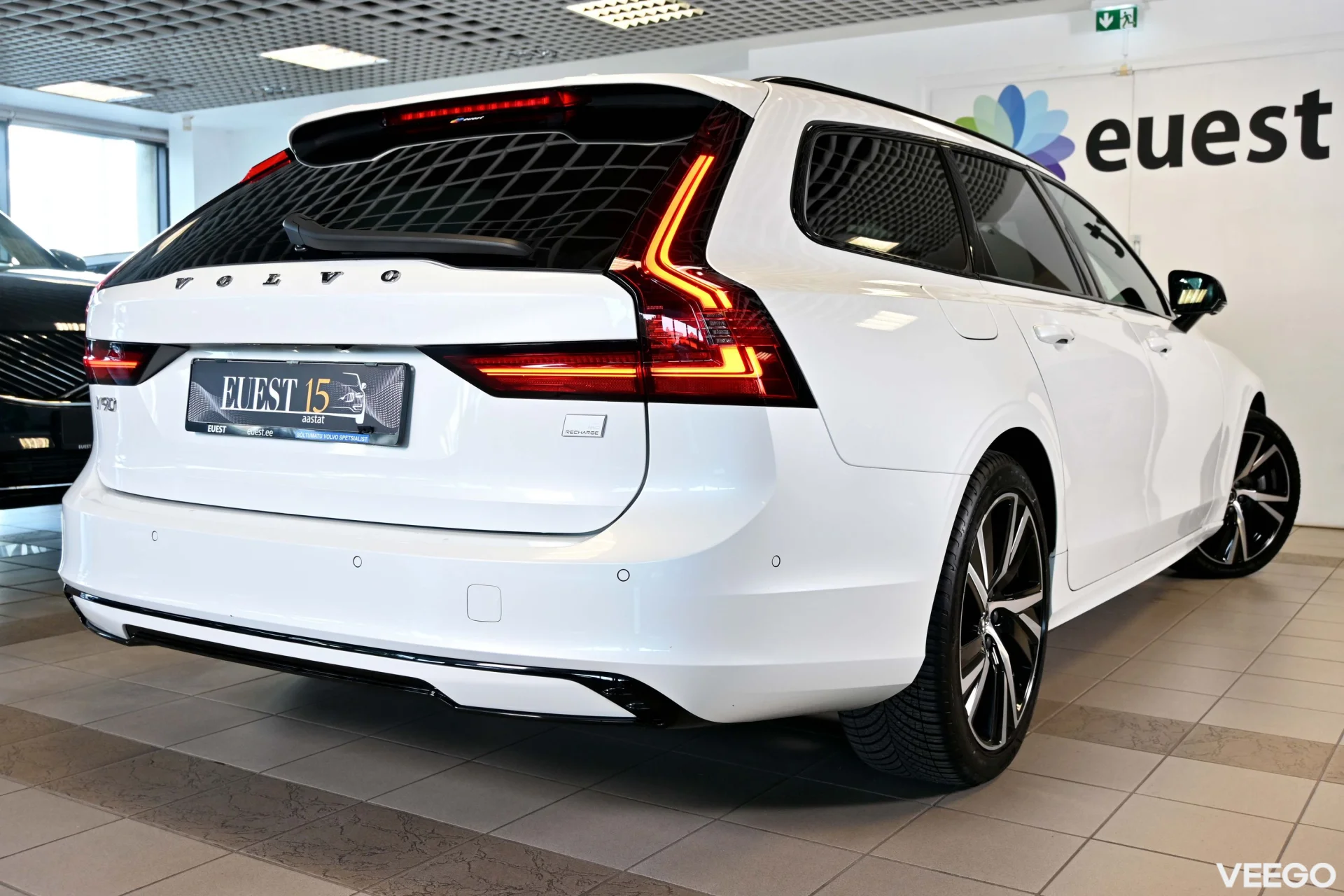 Volvo V90 AWD H&K ULTIMATE DARK XENIUM PRO INTELLI GOOGLE 2 293kW
