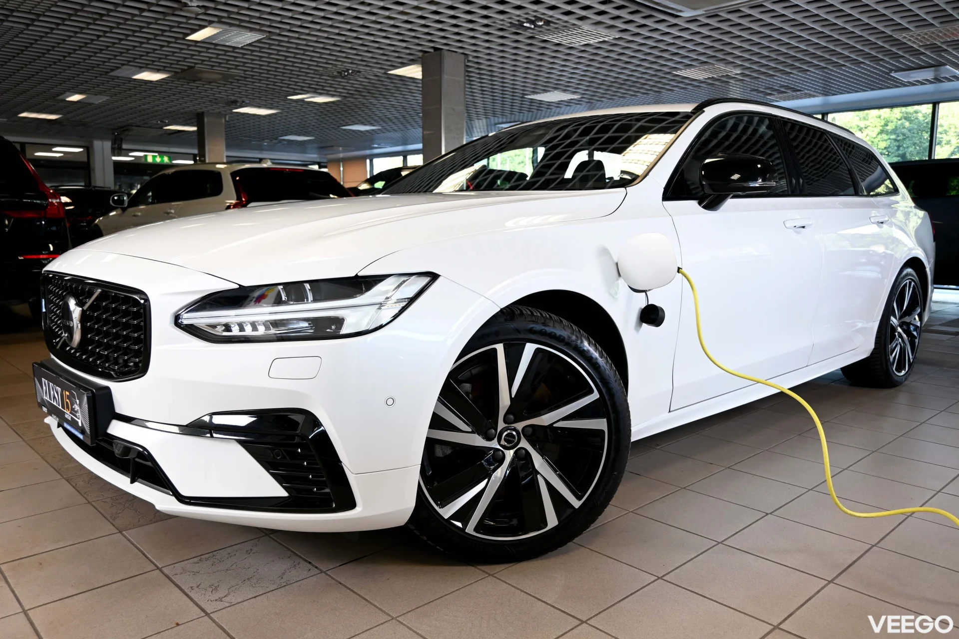 Volvo V90 AWD H&K ULTIMATE DARK XENIUM PRO INTELLI GOOGLE 2 293kW