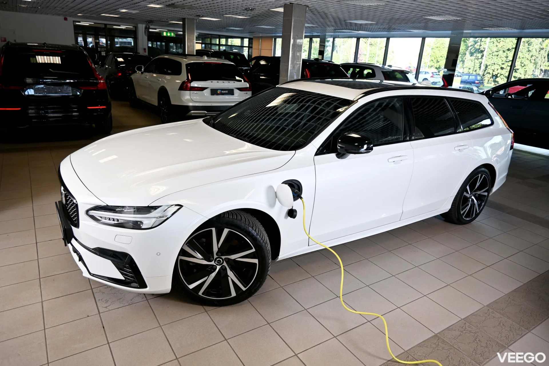 Volvo V90 AWD H&K ULTIMATE DARK XENIUM PRO INTELLI GOOGLE 2 293kW