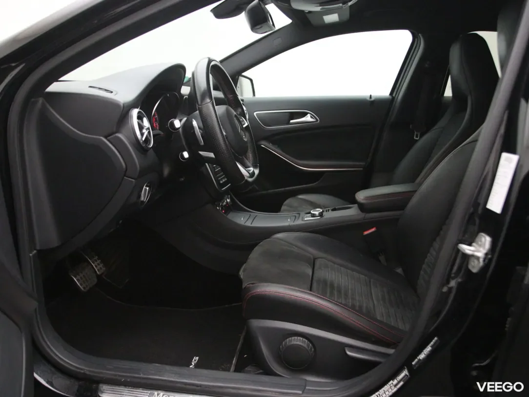 Mercedes-Benz GLA220 2.1 130kW