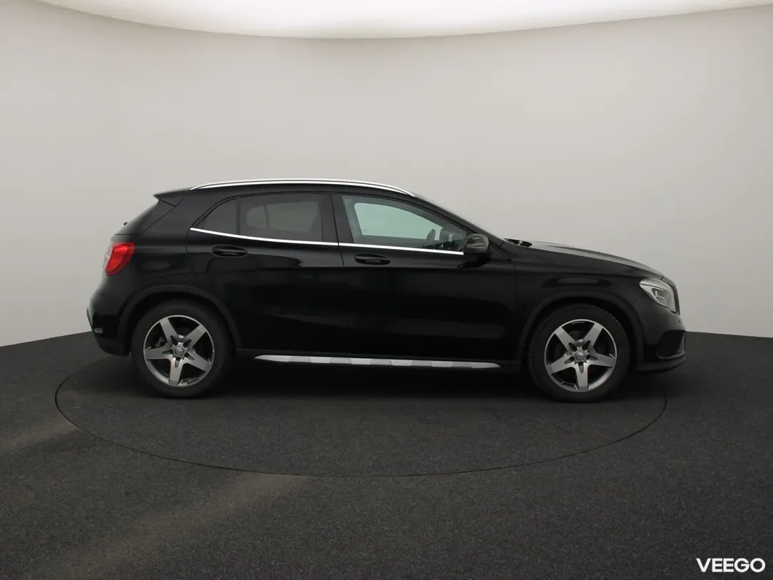 Mercedes-Benz GLA220 2.1 130kW