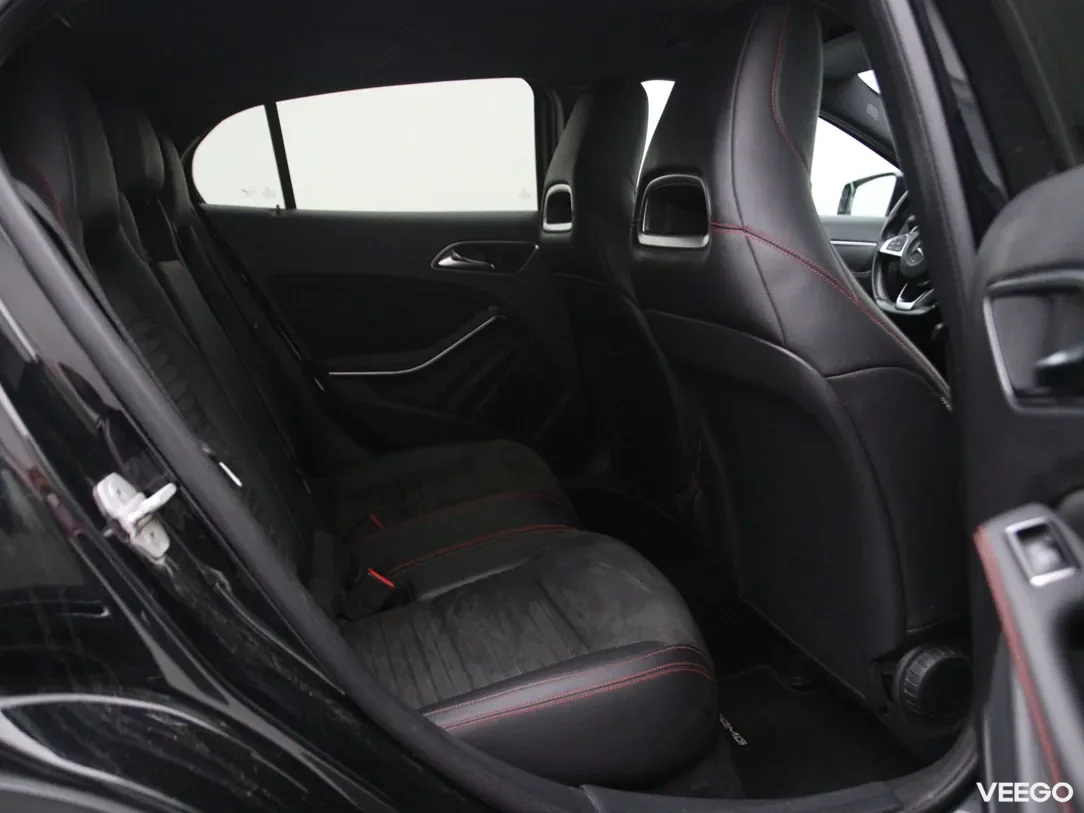 Mercedes-Benz GLA220 2.1 130kW