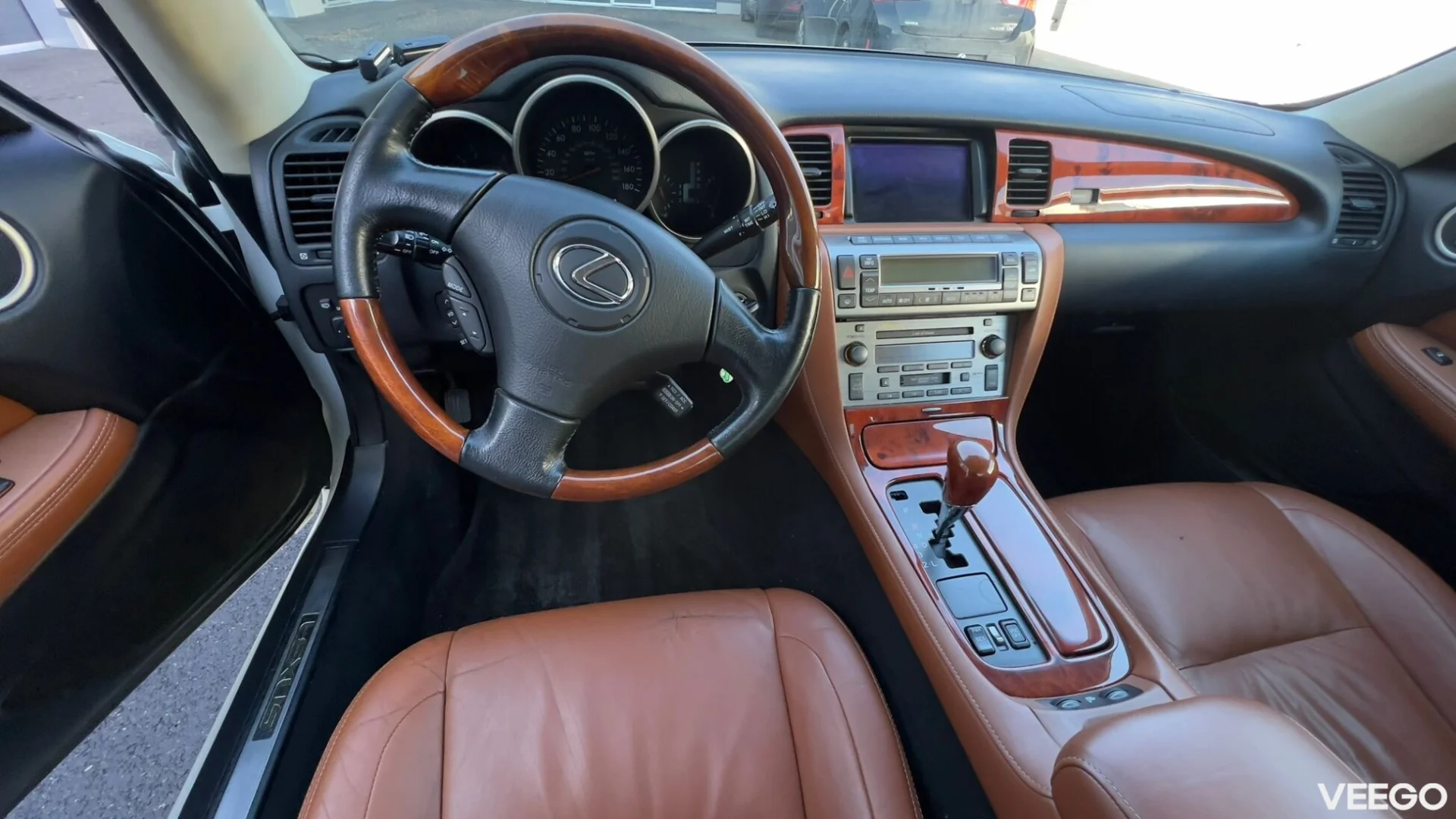 Lexus Carnival 210kW