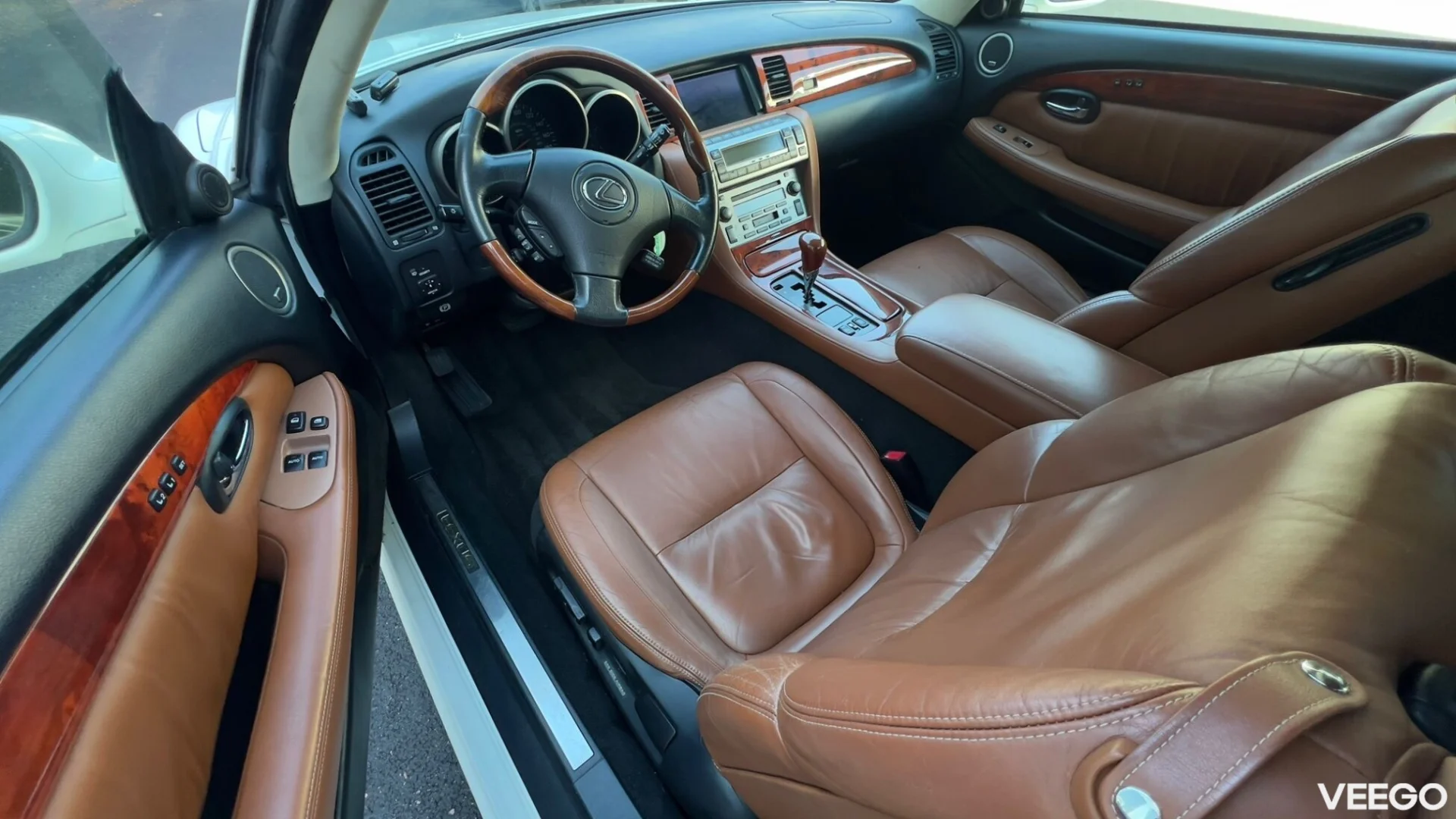 Lexus Carnival 210kW