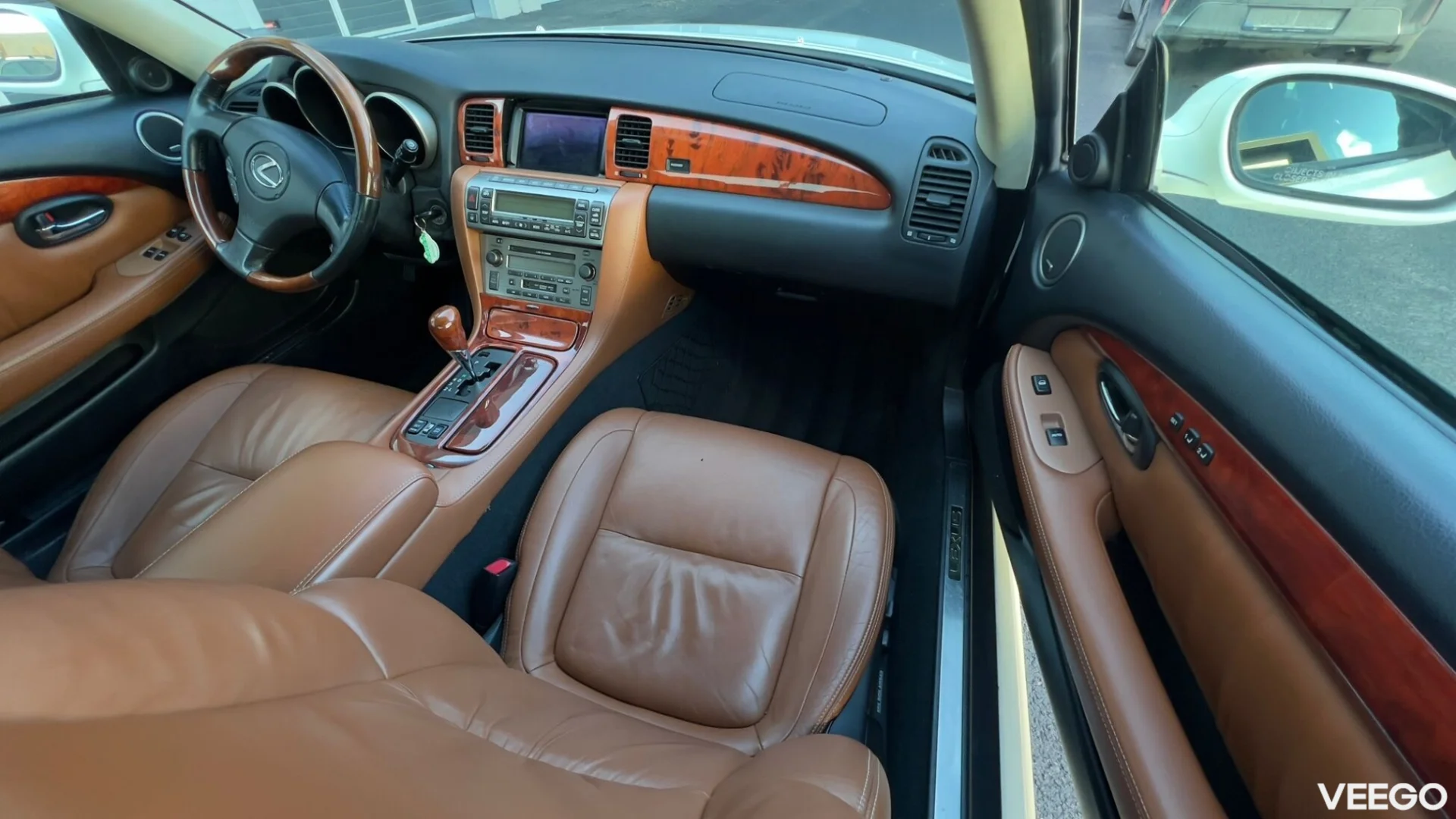 Lexus Carnival 210kW