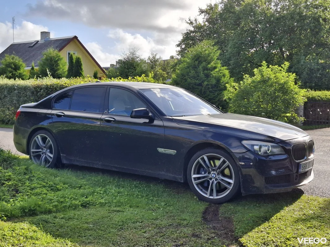 BMW 750 4.4 300kW