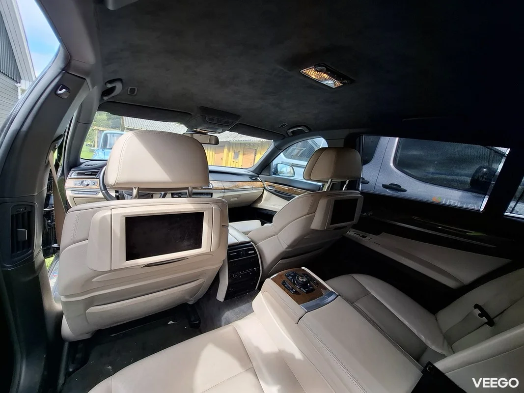 BMW 750 4.4 300kW