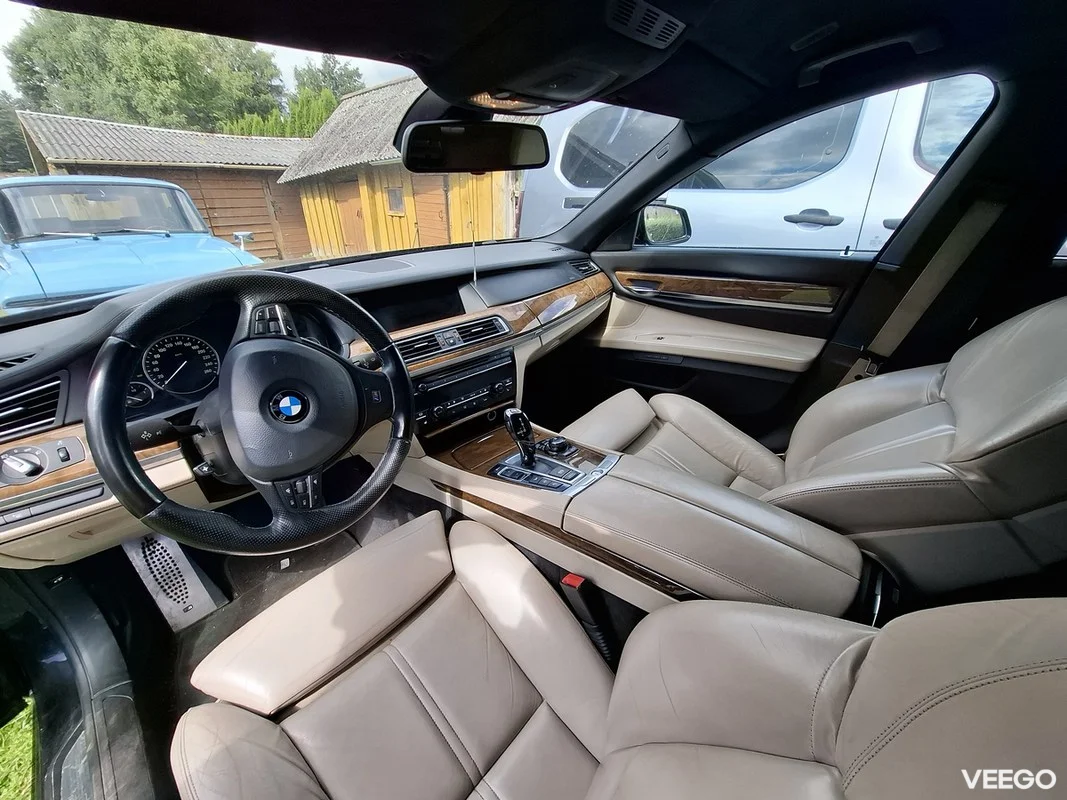 BMW 750 4.4 300kW