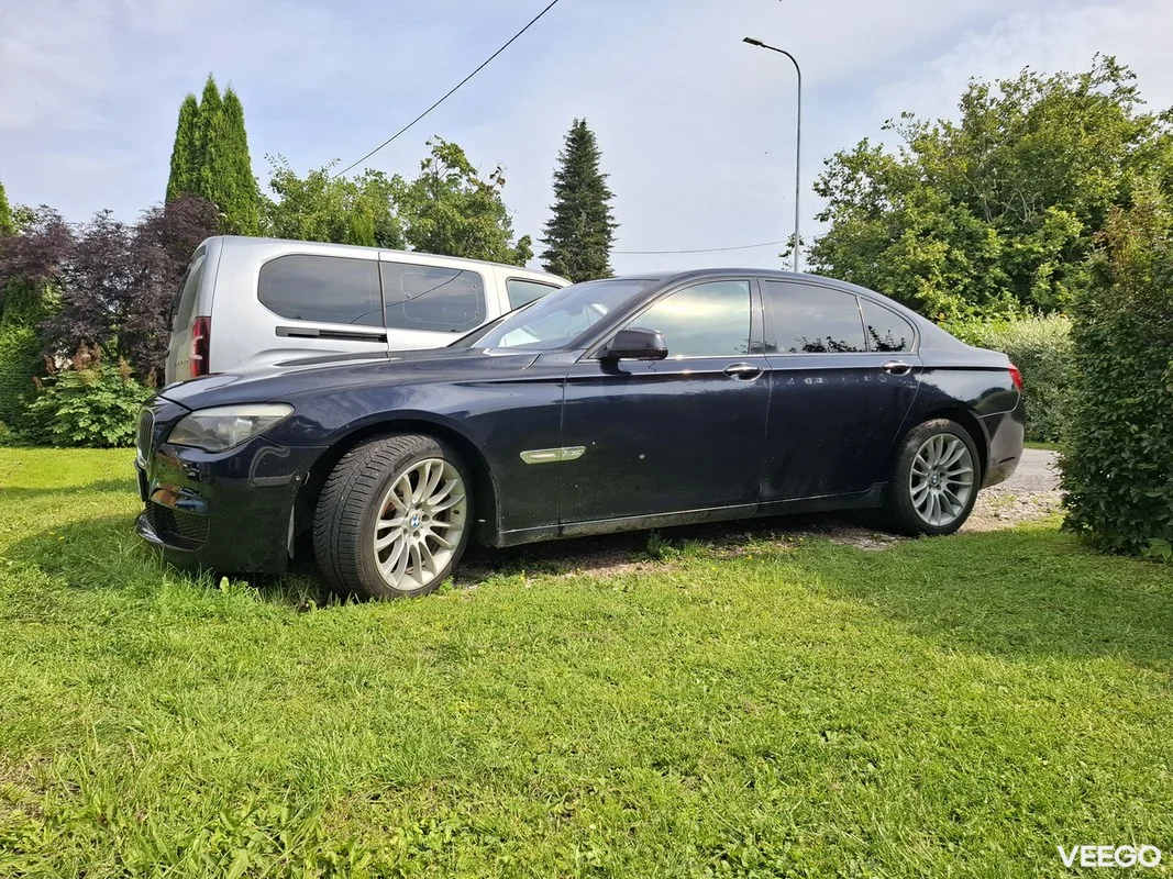 BMW 750 4.4 300kW