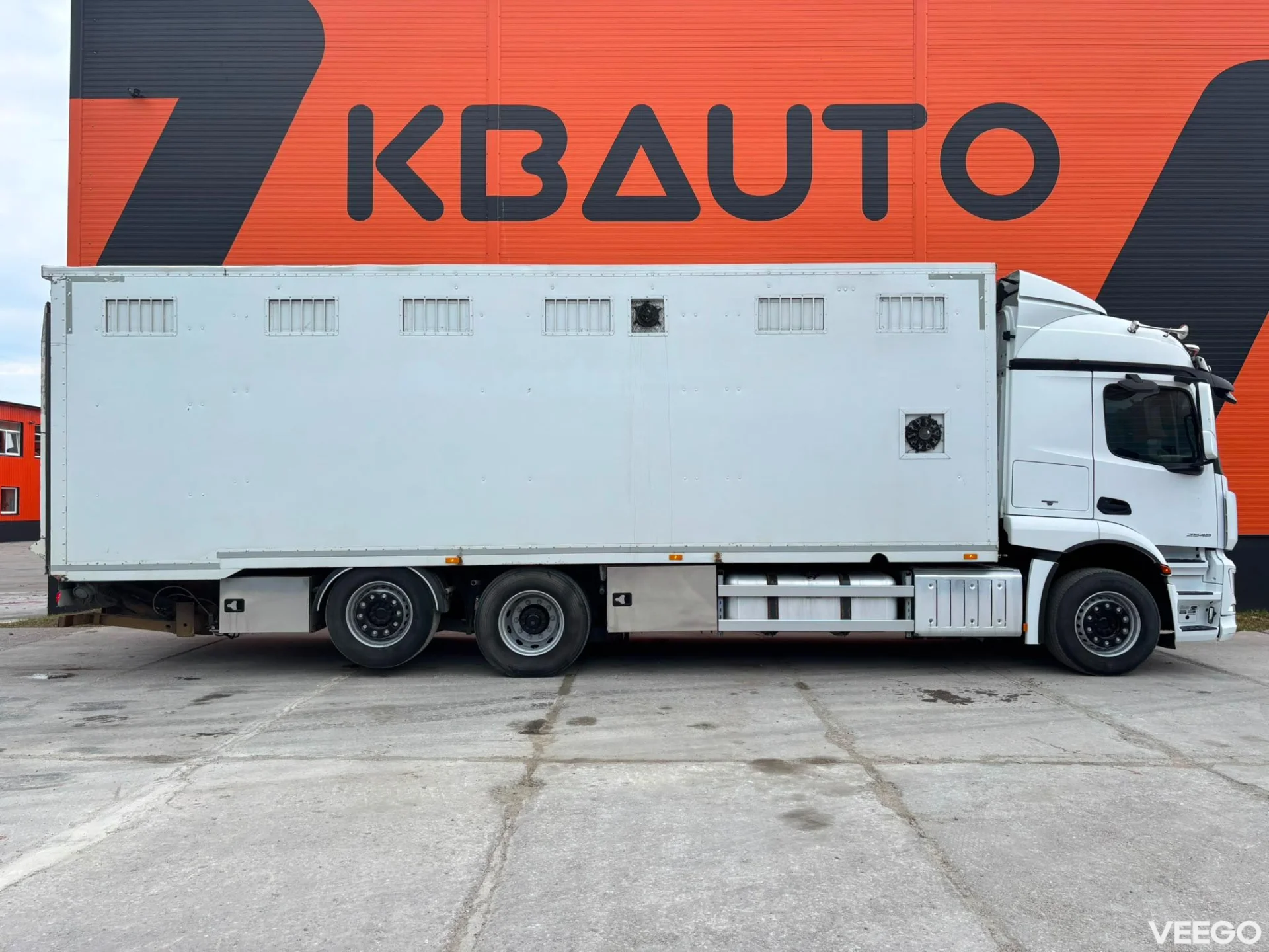 Mercedes-Benz Actros BOX L=8338 mm 460kW