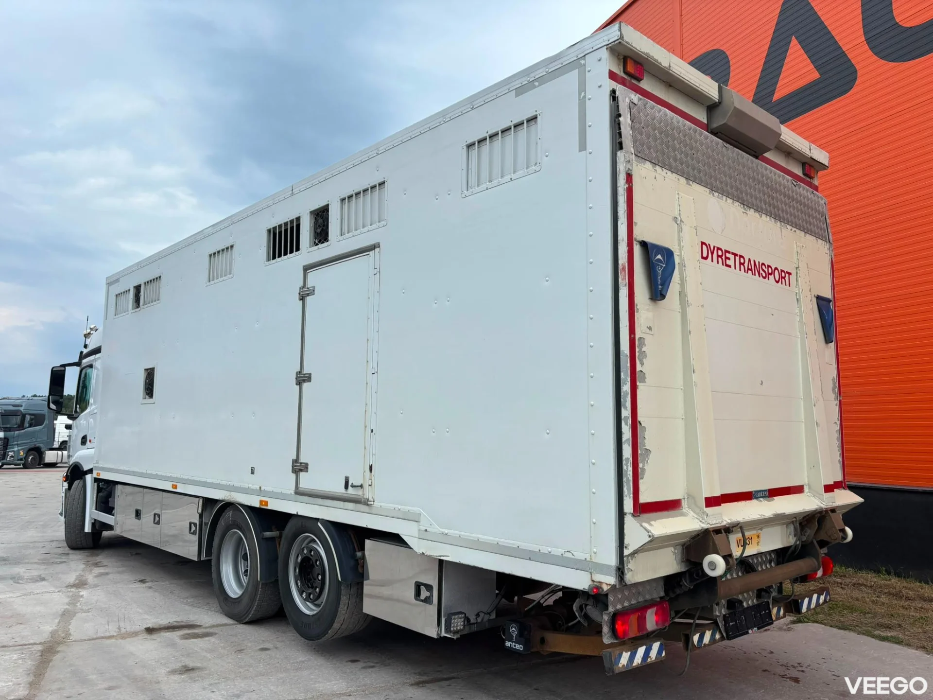 Mercedes-Benz Actros BOX L=8338 mm 460kW