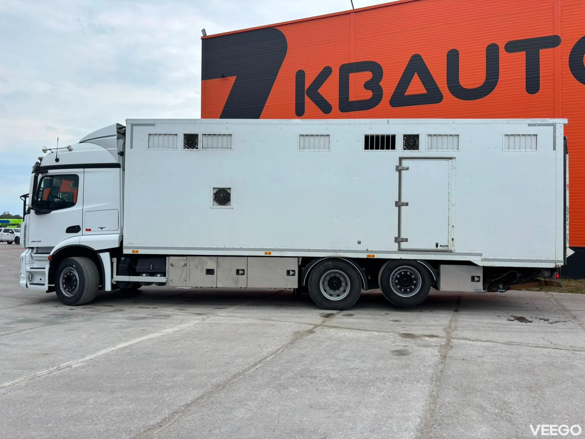 Mercedes-Benz Actros BOX L=8338 mm 460kW