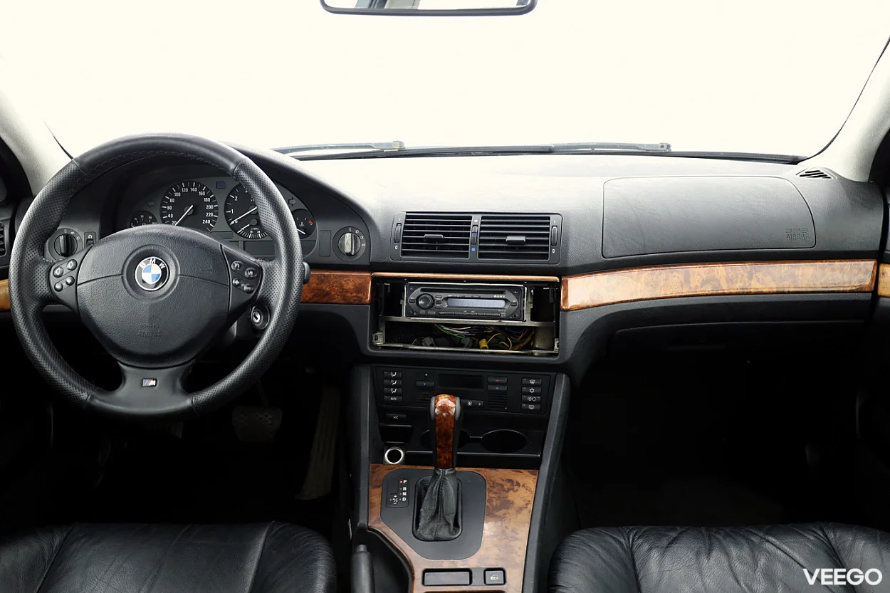 BMW 523 2.5 125kW