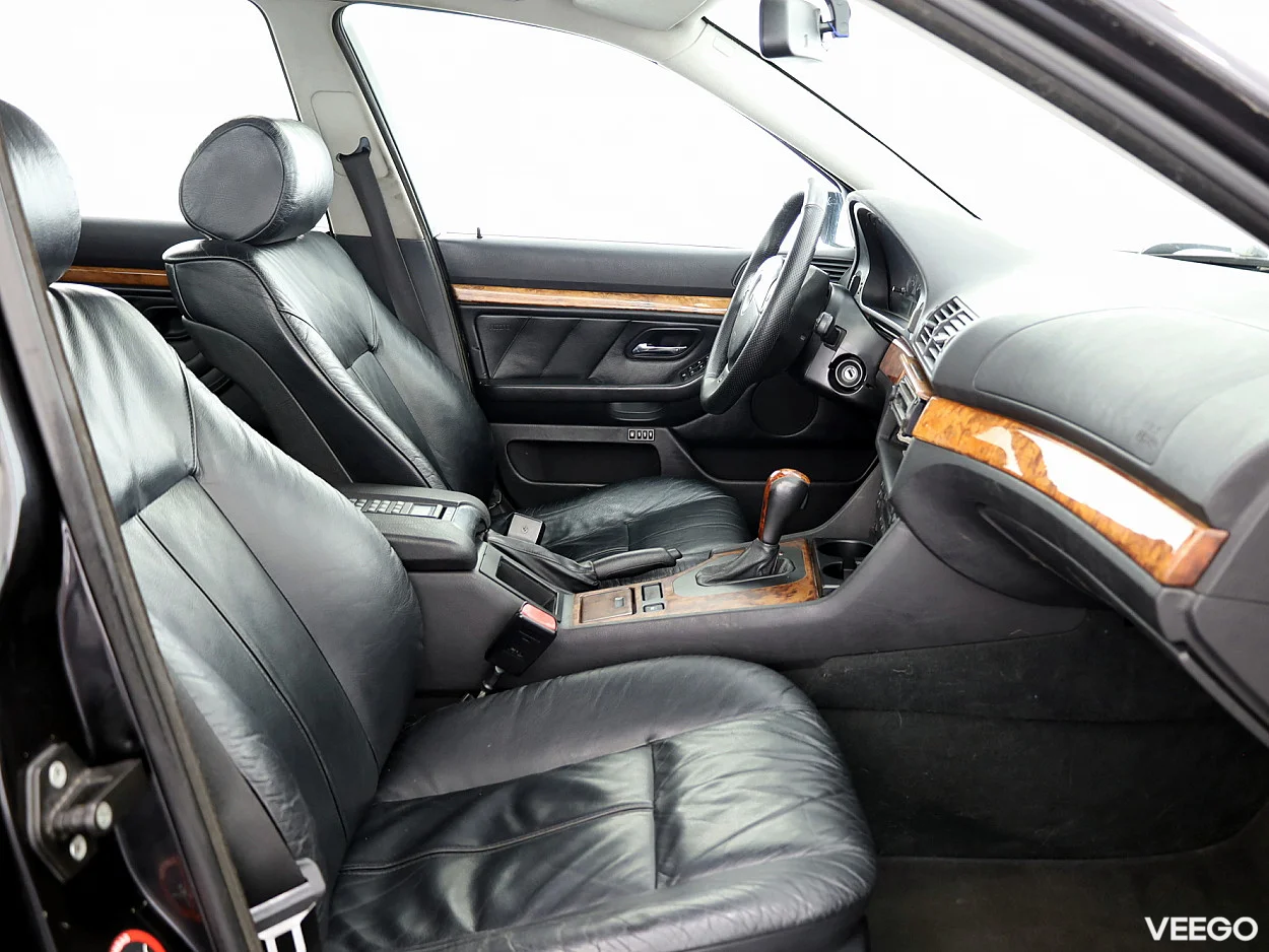 BMW 523 2.5 125kW