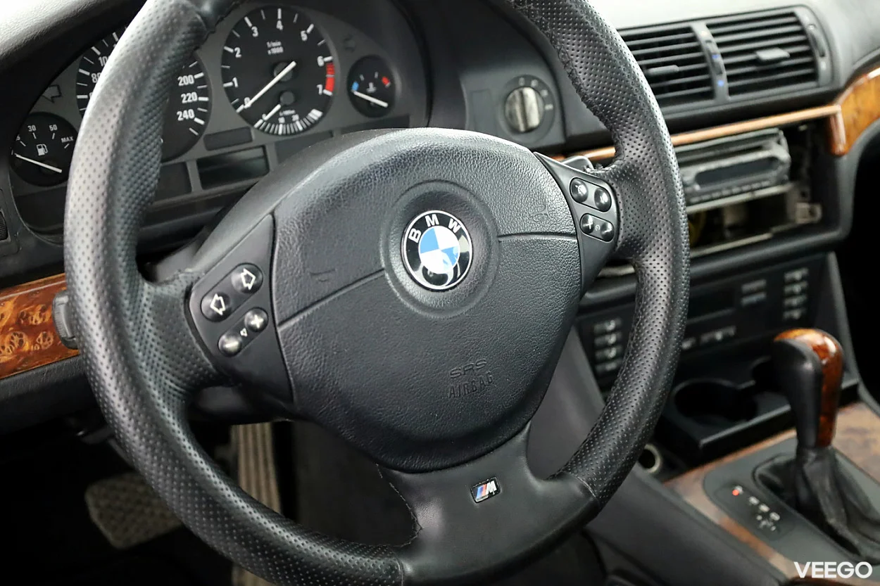 BMW 523 2.5 125kW