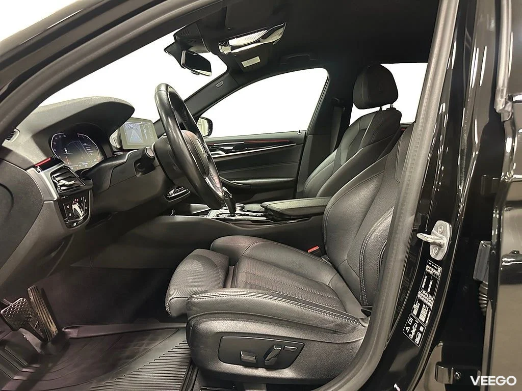 BMW 520 d xDrive 190HK Touring / Sport Line / Navi / Värmare 0kW