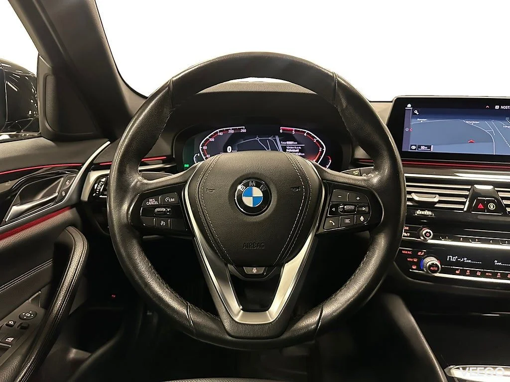 BMW 520 d xDrive 190HK Touring / Sport Line / Navi / Värmare 0kW