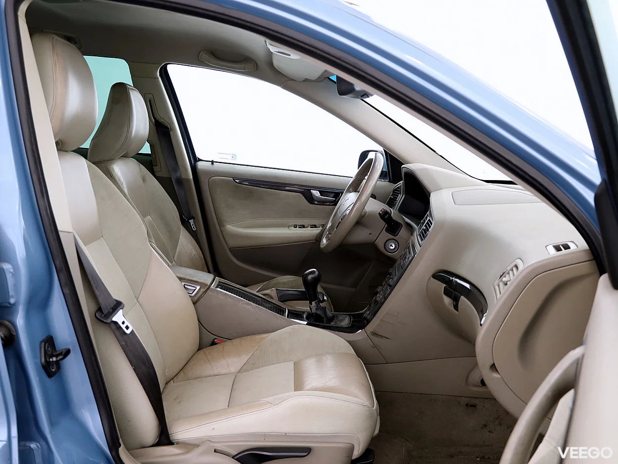 Volvo V70 2.4 104kW