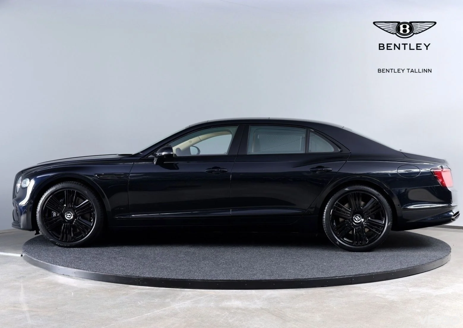 Bentley Flying Spur Azure V8 PHEV 4 500kW