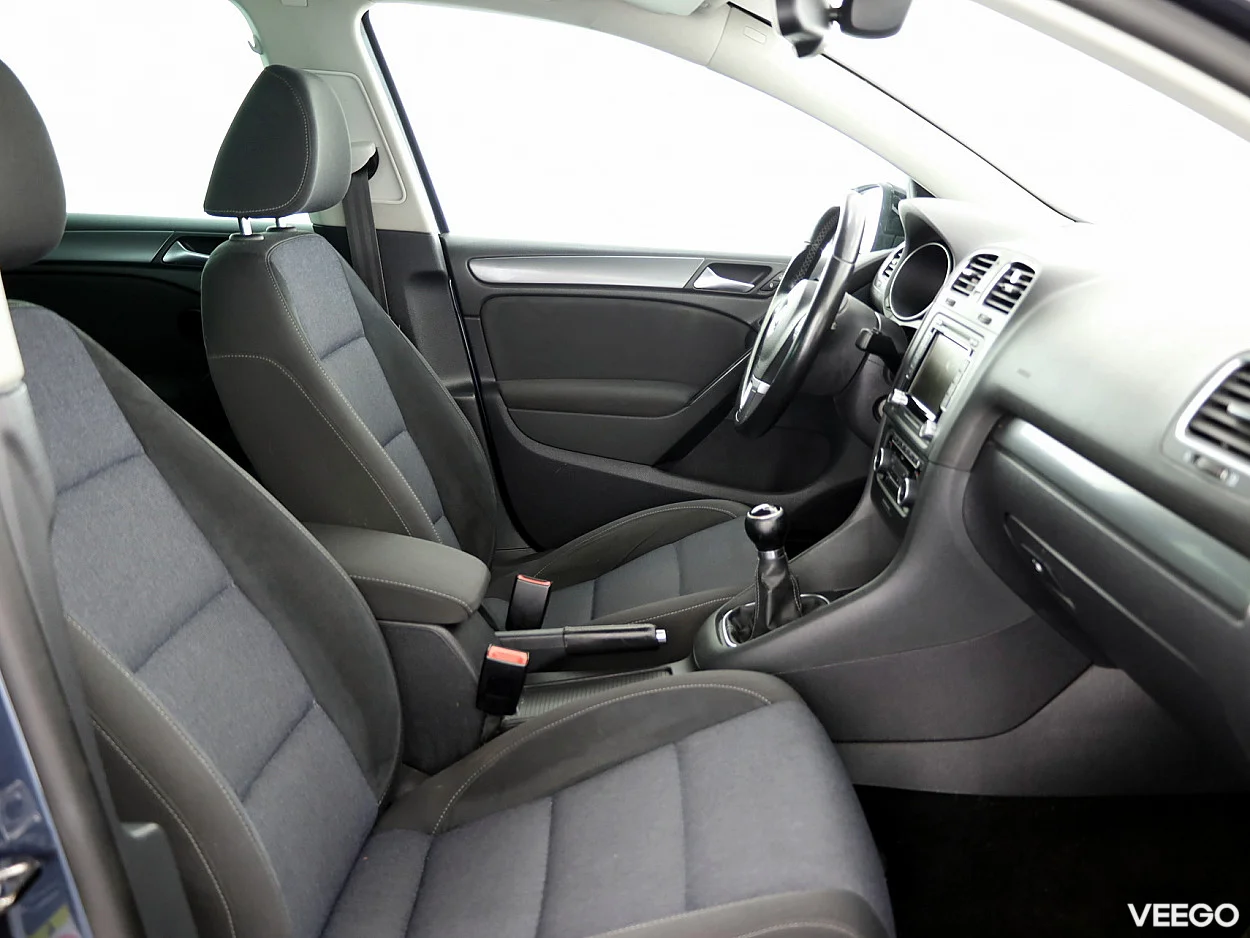 Volkswagen Golf 1.6 77kW