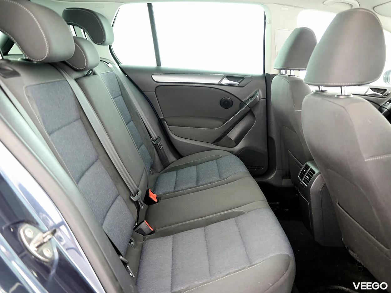 Volkswagen Golf 1.6 77kW