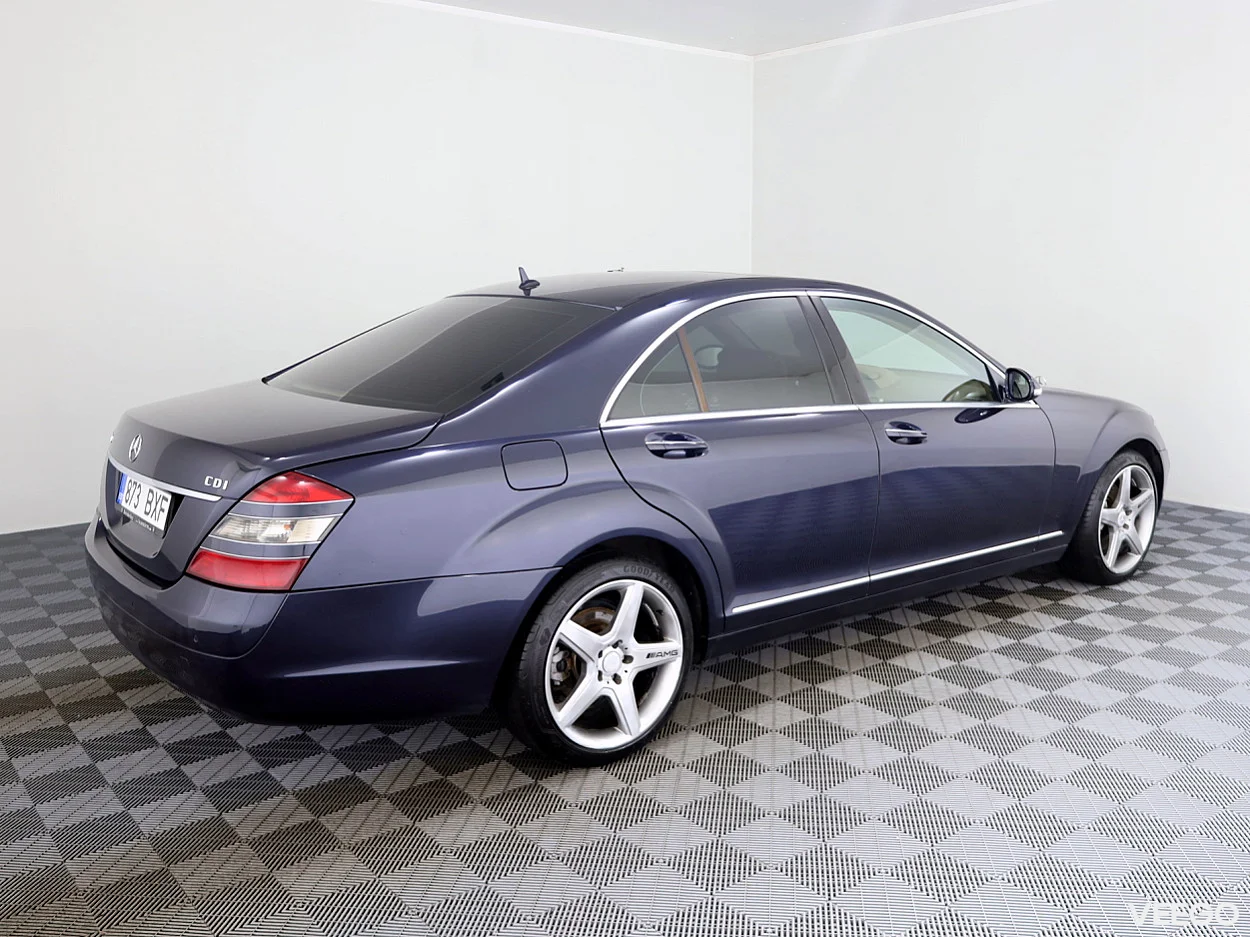 Mercedes-Benz S320 3.0 174kW