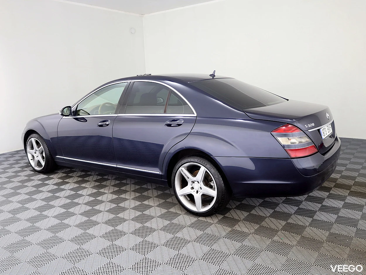 Mercedes-Benz S320 3.0 174kW