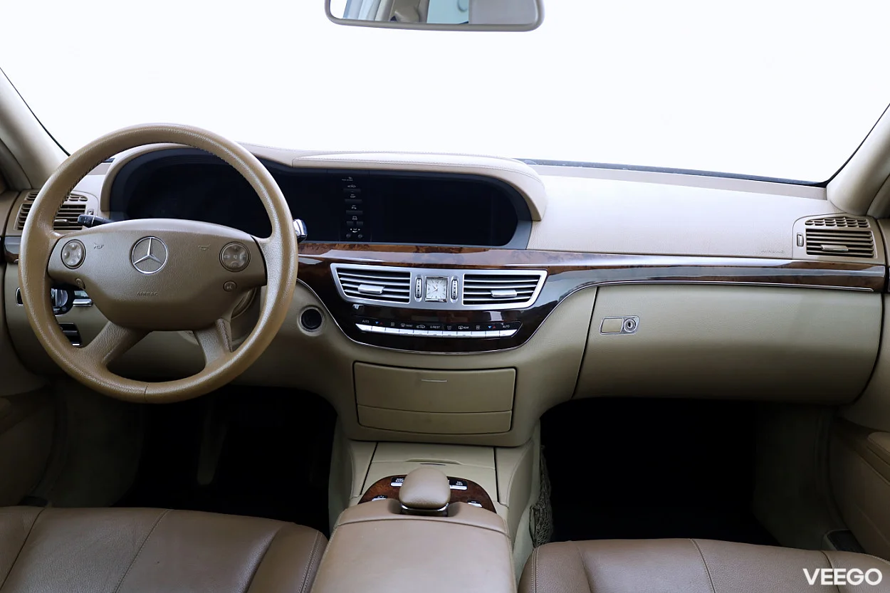 Mercedes-Benz S320 3.0 174kW