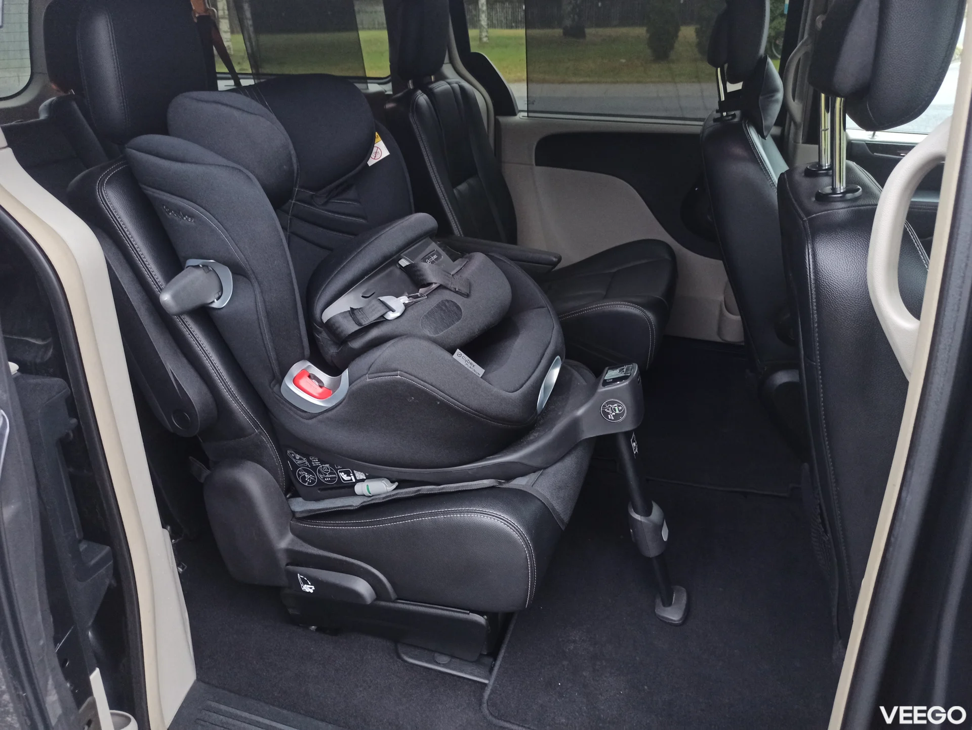 Lancia Voyager 2.8 120kW